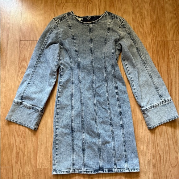 NWOT GESTUZ Janice Open Back Denim Dress In Washed Mid Blue SIZE 34 - Picture 2 of 7